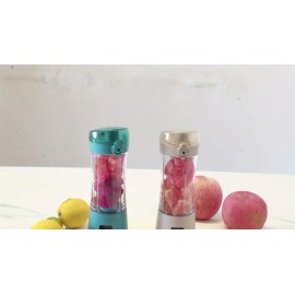 Portable Electric Juicing Cup, a Mini Multifunctional Blender for Fruits, Featuring USB Charging for Outdoor Use